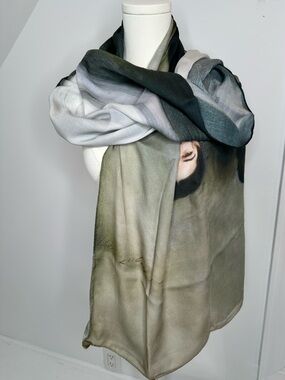 Metropolitan Museum of Art Exclusive Modal Scarf Art Portrait Print